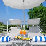 Baia Flaminia Hotell