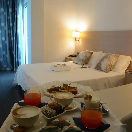 Baia Flaminia Hotell 4*