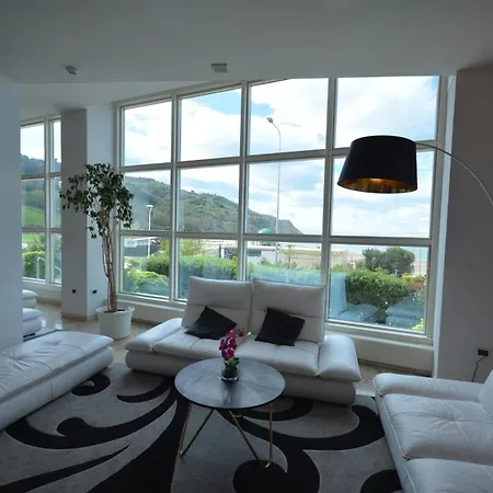 فندق Baia Flaminia 4*