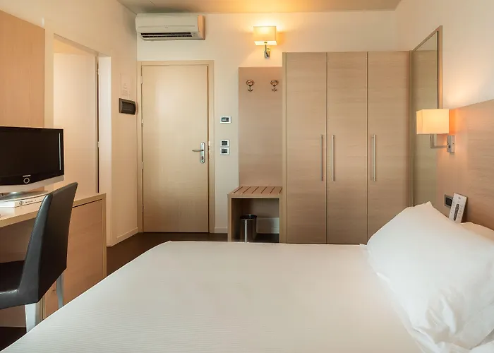 Baia Flaminia Hotel 4*