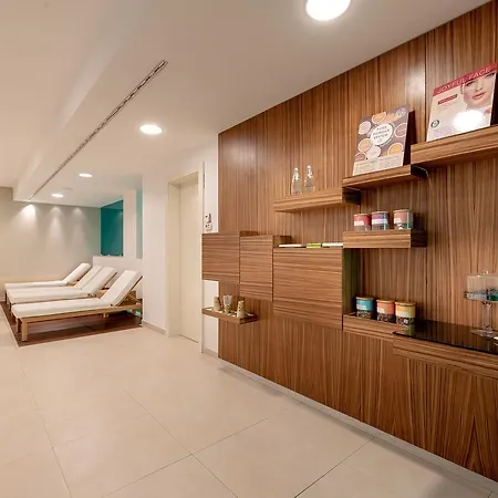 Baia Flaminia Otel 4*