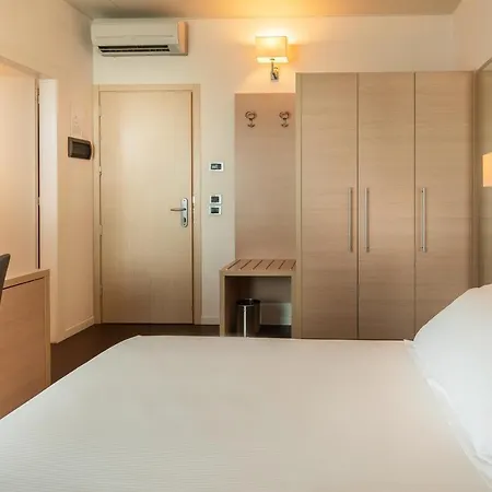 Baia Flaminia Otel 4*