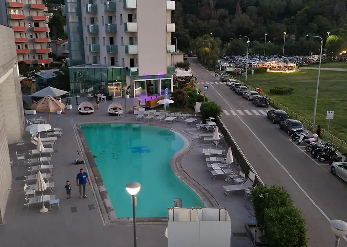 Baia Flaminia بيزارو