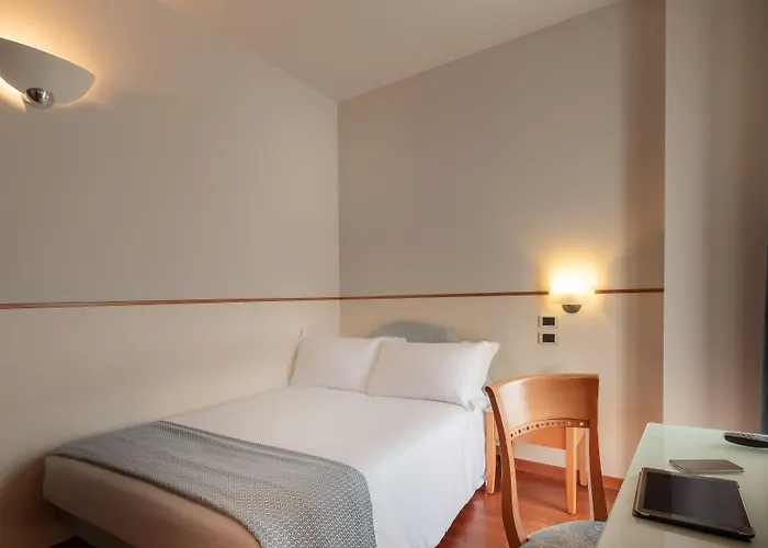 Baia Flaminia פסארו