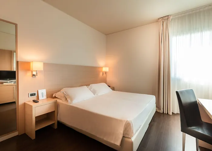 Baia Flaminia פסארו